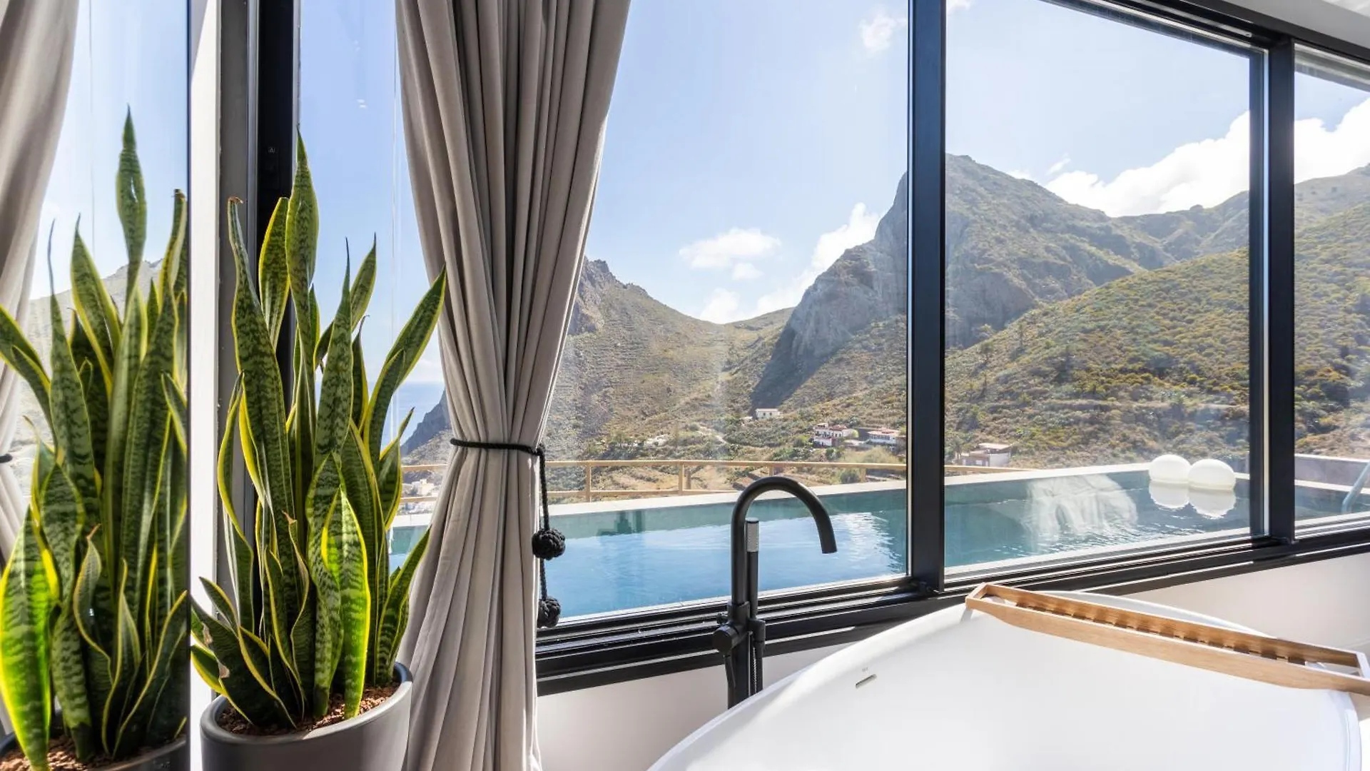 Muru House Anaga Santa Cruz de Tenerife 0*,  Spain